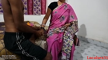 Desi wife gets intimate with local seller boy in homemade video