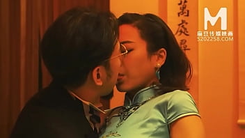 Asian massage parlor: Su Qing Ke's unforgettable handjob and pussy play